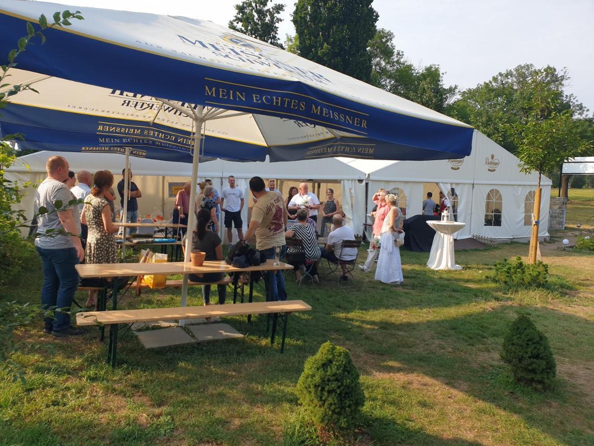 Hotel Alttolkewitzer Hof เดรสเดน ภายนอก รูปภาพ