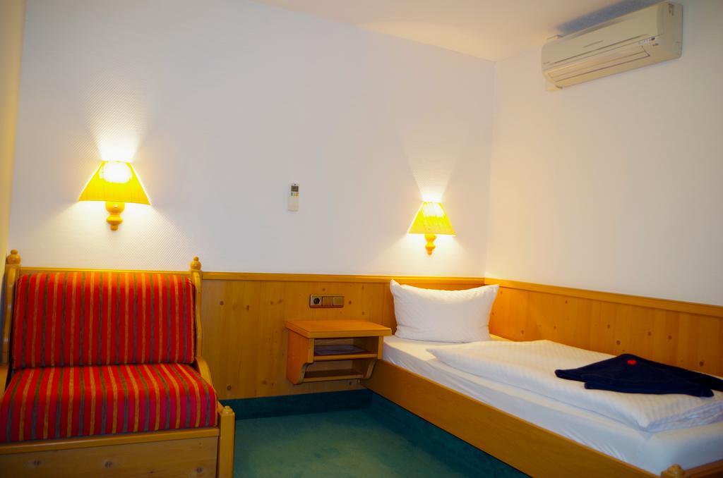 Hotel Alttolkewitzer Hof เดรสเดน ภายนอก รูปภาพ
